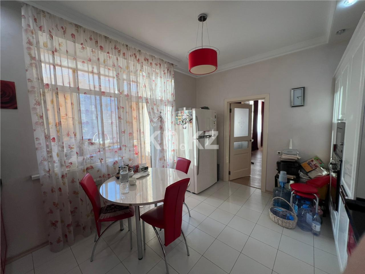 Продажа 4-комнатной квартиры, 188 м², ул. Аманжолова - Продажа  четырехкомнатных квартир в Караганде фото 5 из 28