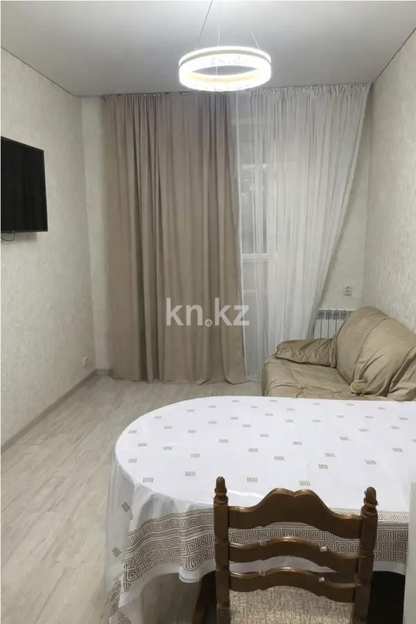 Продажа 2-комнатной квартиры, 43 м² - Продажа жилой и коммерческой недвижимости в Караганде фото 1 из 5