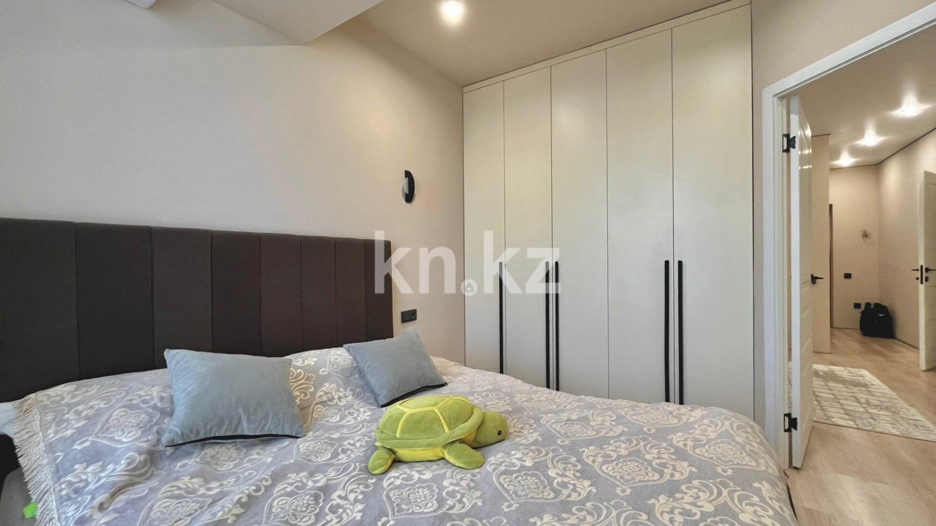Продажа 2-комнатной квартиры, 45.7 м² в Алматы - фото 4