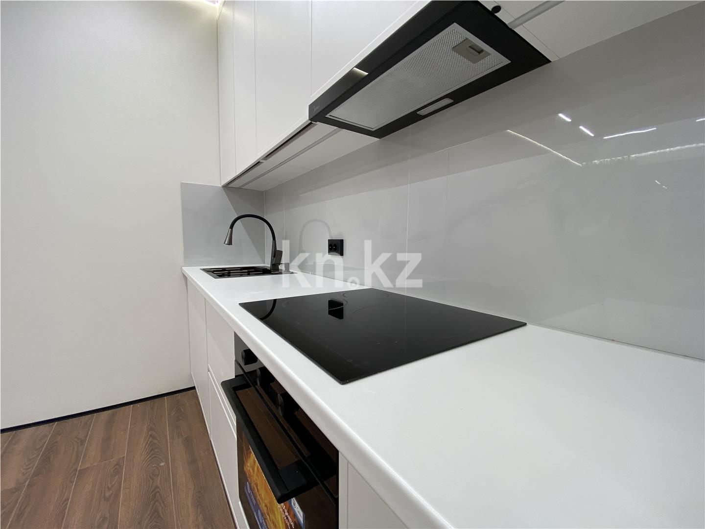 Продажа 3-комнатной квартиры, 77 м², ул. Букетова, дом  3/3 в Караганде - фото 5