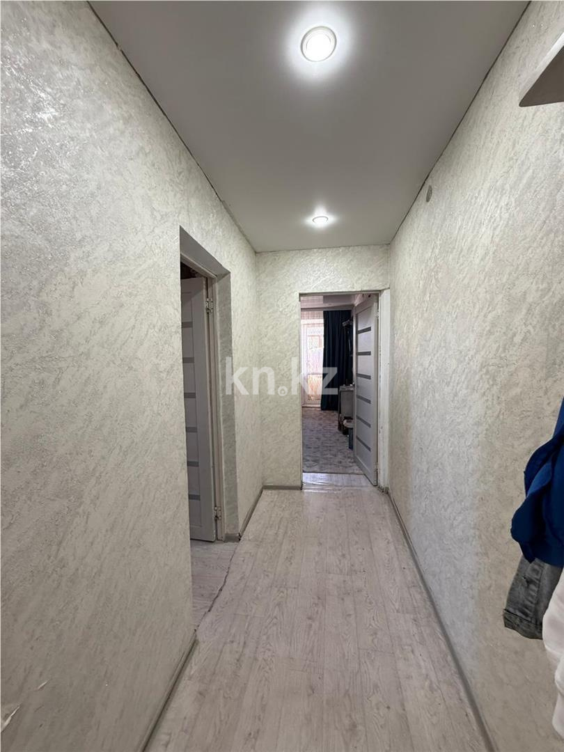 Продажа 3-комнатной квартиры, 53 м², мкр-н 15, дом  6 в Караганде - фото 9