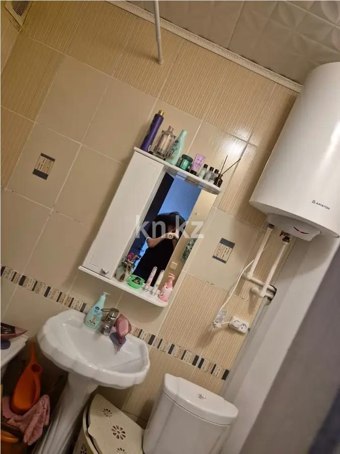 Продажа 3-комнатной квартиры, 60 м², пр. Строителей, дом  27 в Караганде - фото 5