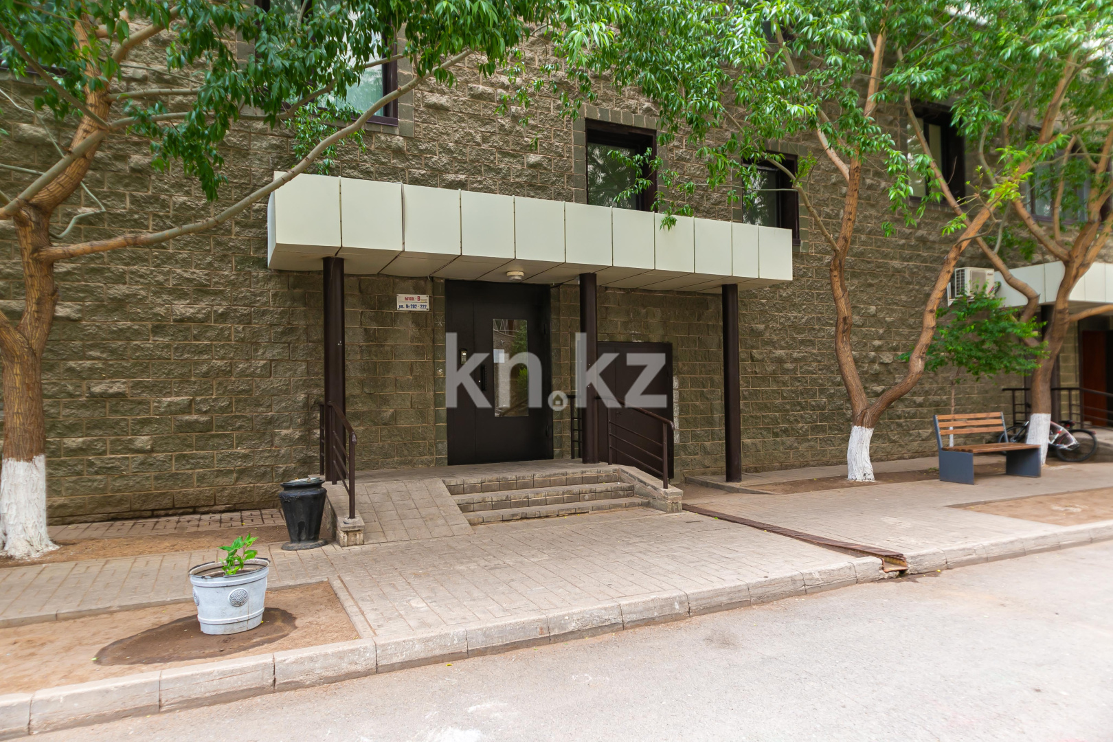 Продажа 3-комнатной квартиры, 109.8 м², ул. Отырар, дом  4/2 в Астане - фото 19