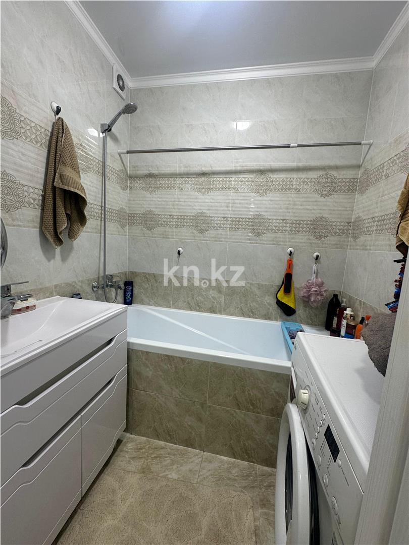 Продажа 3-комнатной квартиры, 65 м², мкр-н Орбита-1 в Караганде - фото 11