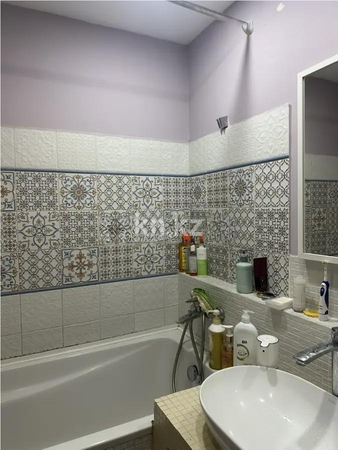 Продажа 4-комнатной квартиры, 82 м², мкр. Аксай-4, дом  46 в Алматы - фото 2