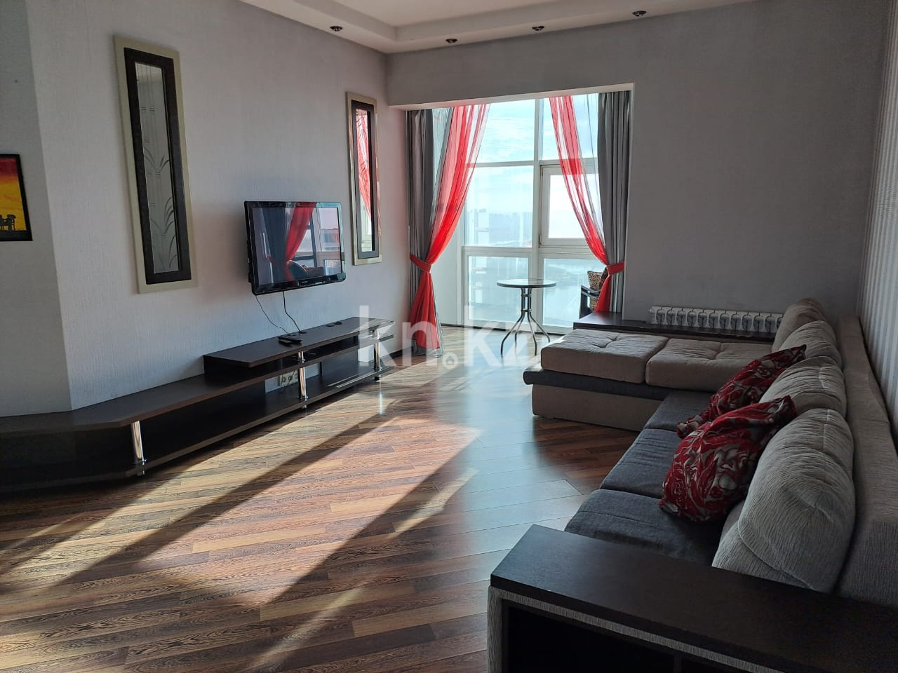 Аренда 2-комнатной квартиры посуточно, 75 м², ул. Желтоксан, дом  2/1 - ул. Бухарбай батыра - Аренда  двухкомнатных квартир посуточно в Астане фото 1 из 18