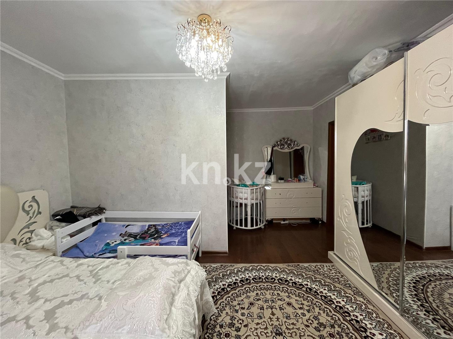 Продажа 5-комнатной квартиры, 94 м², мкр-н Голубые Пруды - Продажа  пятикомнатных квартир в Караганде фото 12 из 33