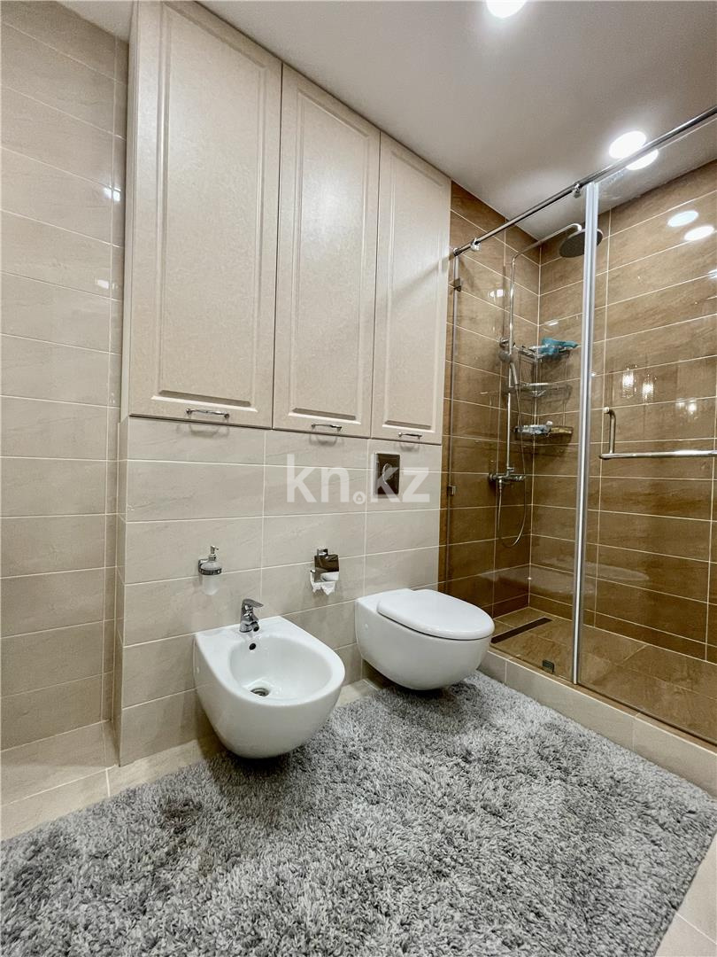 Продажа 7-комнатной квартиры, 178 м², мкр-н Гульдер-1 - Продажа  пятикомнатных квартир в Караганде фото 27 из 37