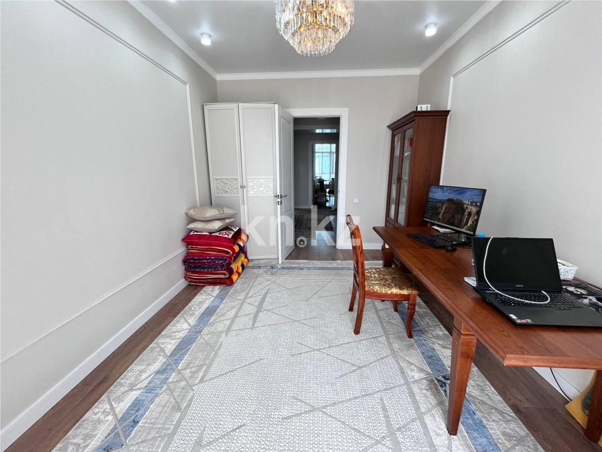 Продажа 4-комнатной квартиры, 131 м², ул. Ашимова в Караганде - фото 7