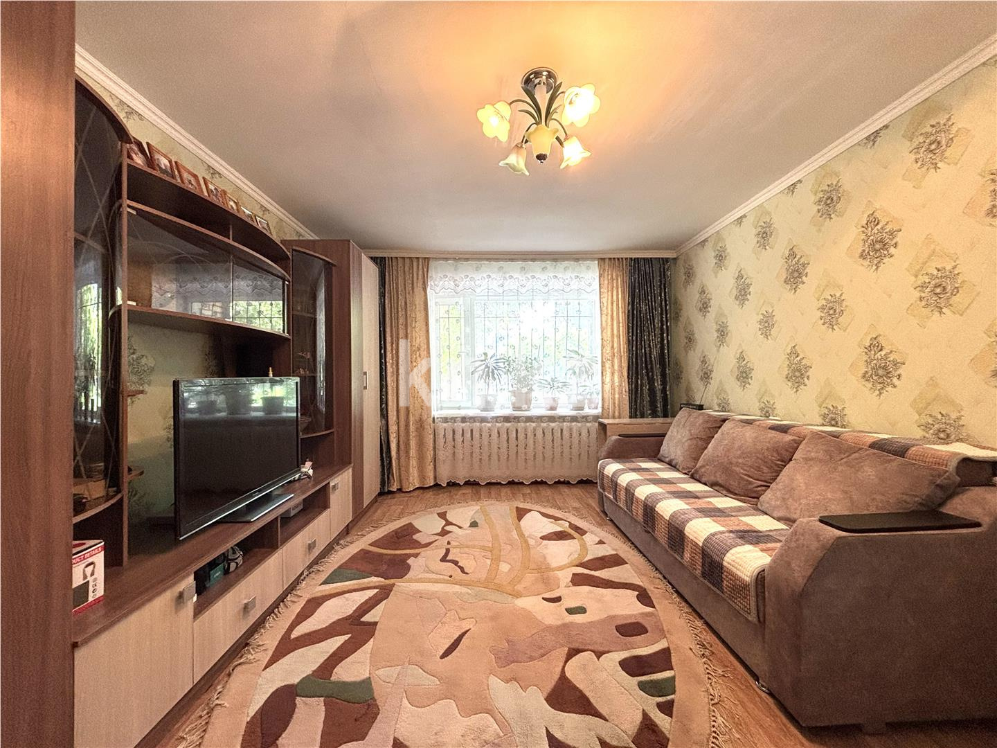 Продажа 1-комнатной квартиры, 40 м², ул. Крылова, дом  42 - Продажа  однокомнатных квартир в Караганде фото 1 из 9