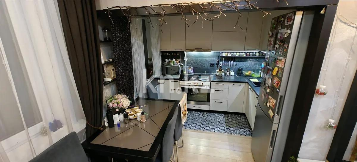 Продажа 3-комнатной квартиры, 61 м² - Продажа квартир в Караганде в Майкудуке - страница 2 фото 4 из 7