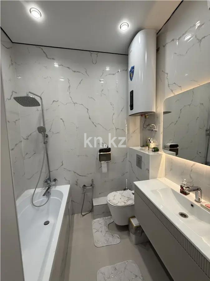 Продажа 3-комнатной квартиры, 92 м², ул. Муканова, дом  78 в Караганде - фото 5