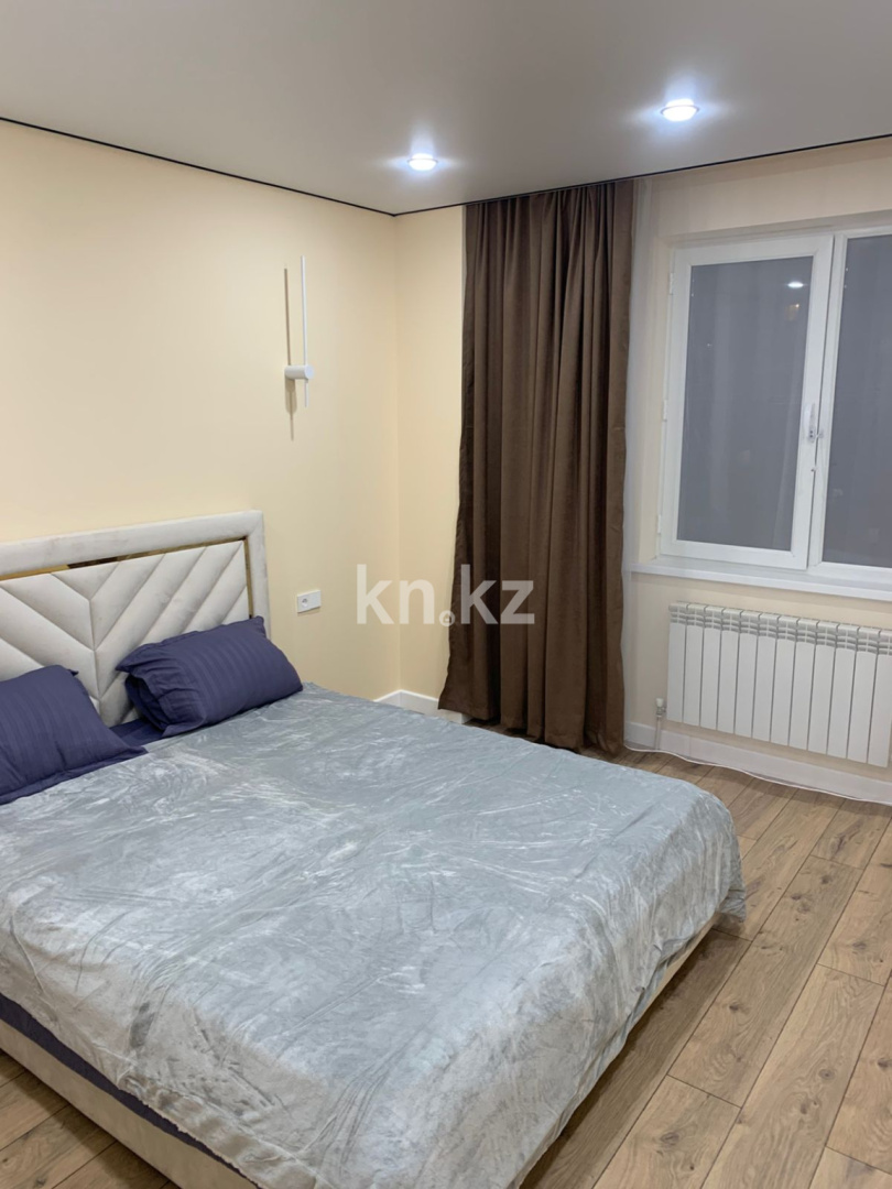 Аренда 3-комнатной квартиры посуточно, 85 м², ул. Сарайшык, дом  5 - Қабанбай батыр - Аренда квартир посуточно в Астане с фото фото 1 из 7