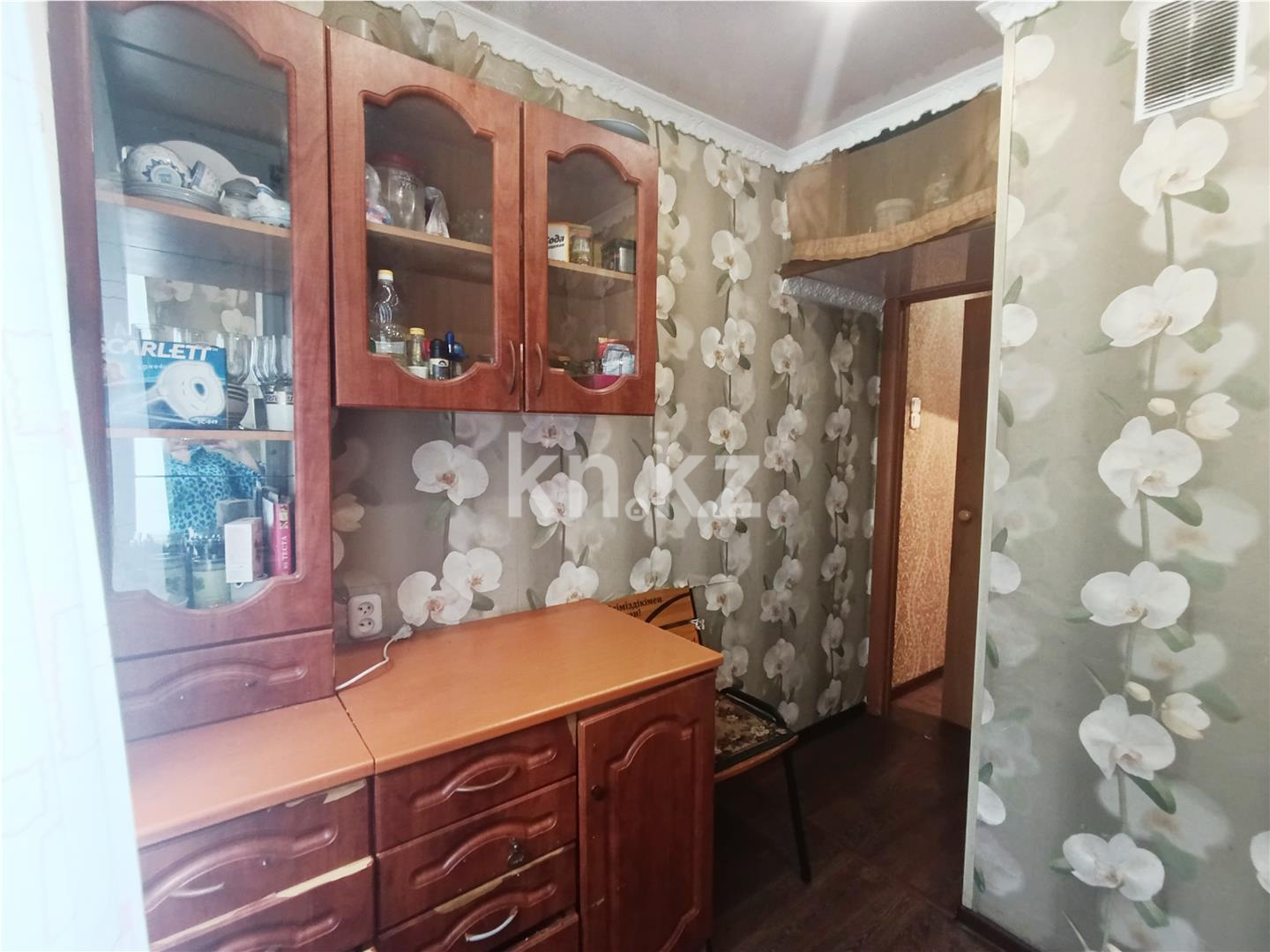 Продажа 3-комнатной квартиры, 48 м², мкр-н 15, дом  35 в Караганде - фото 2