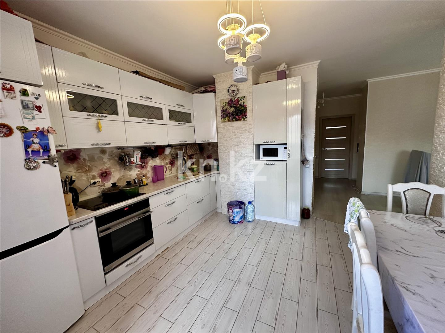 Продажа 3-комнатной квартиры, 90 м², пр. Шахтеров - Продажа  трехкомнатных квартир в Караганде фото 12 из 17