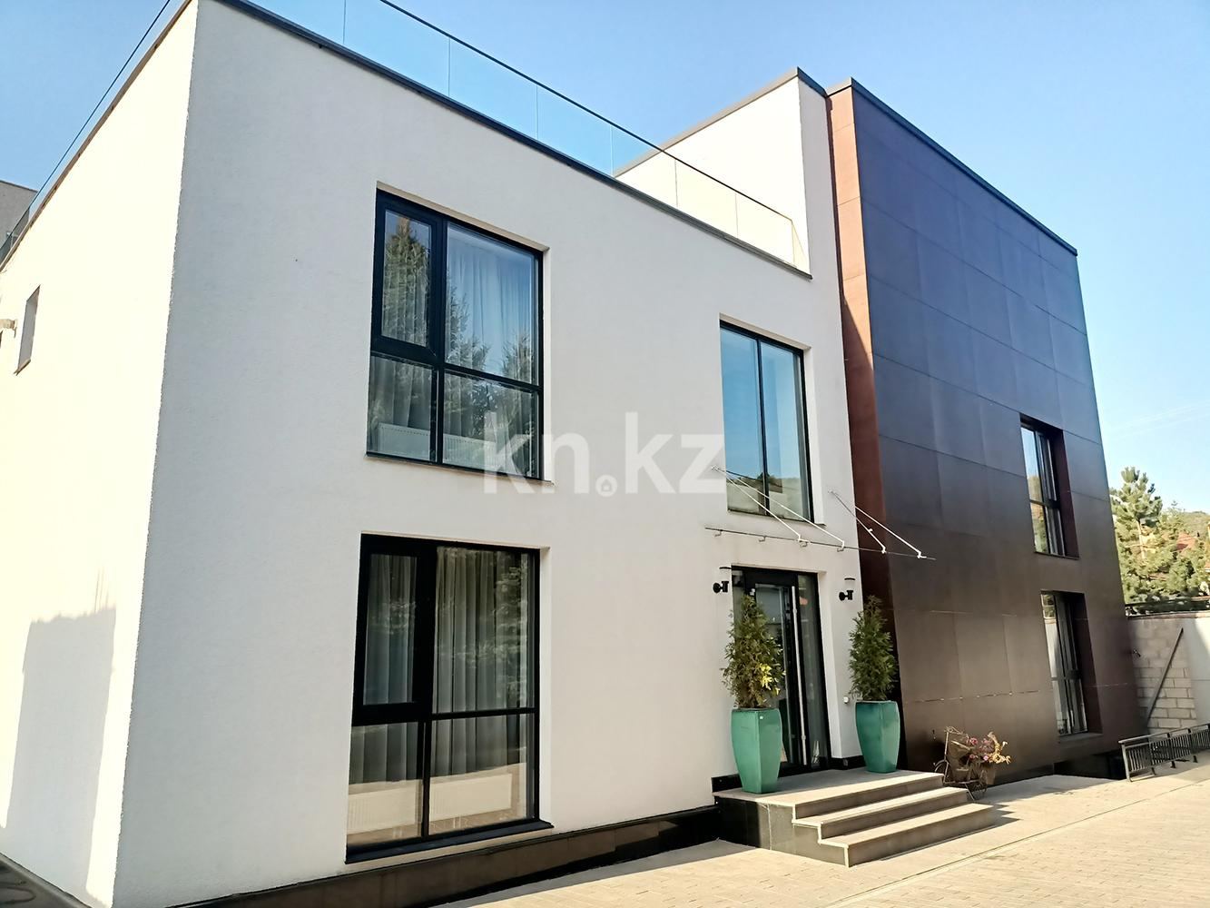 Аренда 9-комнатного дома, 1000 м², мкр-н Юбилейный - Аренда домов в Алматы фото 6 из 20