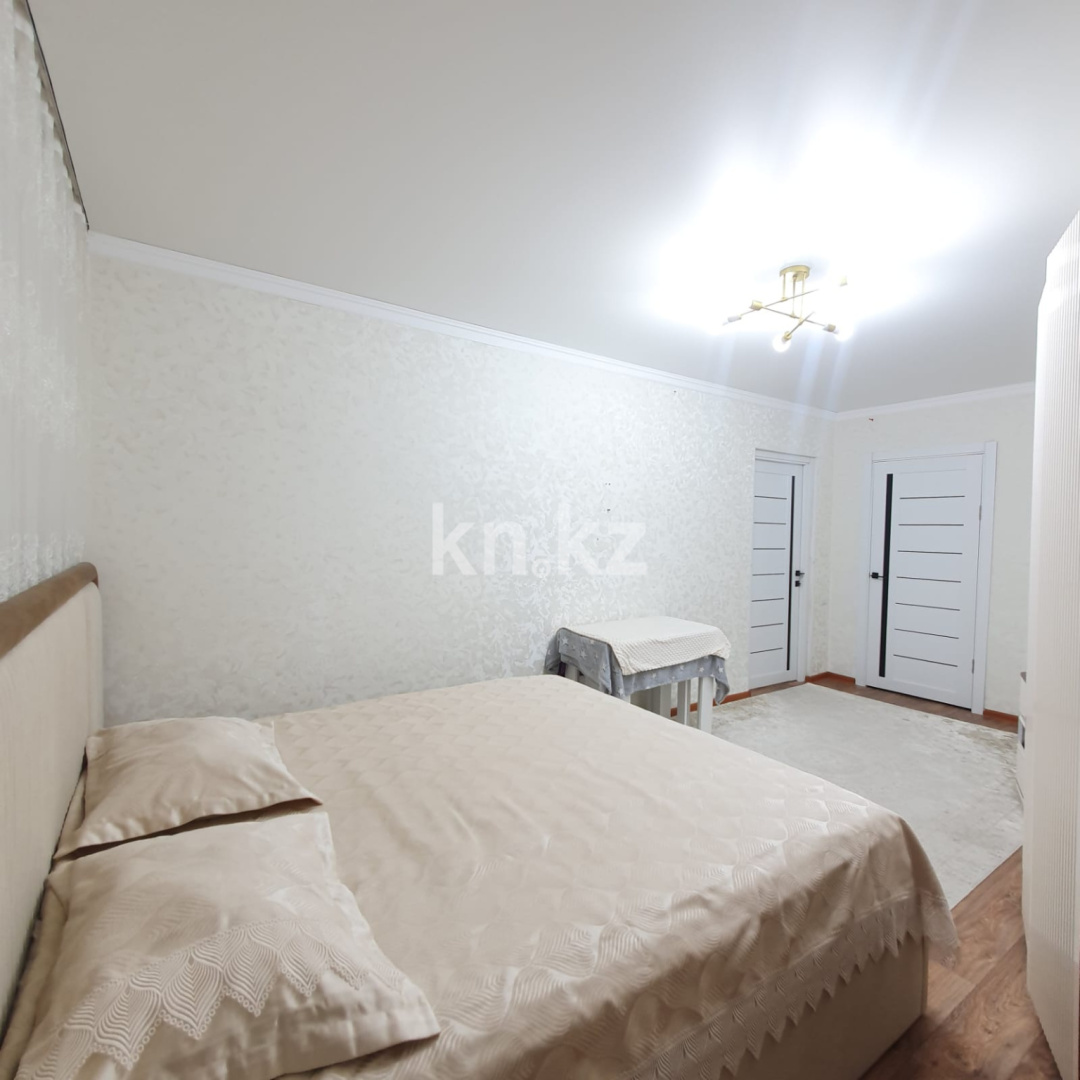 Продажа 4-комнатной квартиры, 91.7 м², 12 мкр. - Продажа квартир в Актобе фото 1 из 26