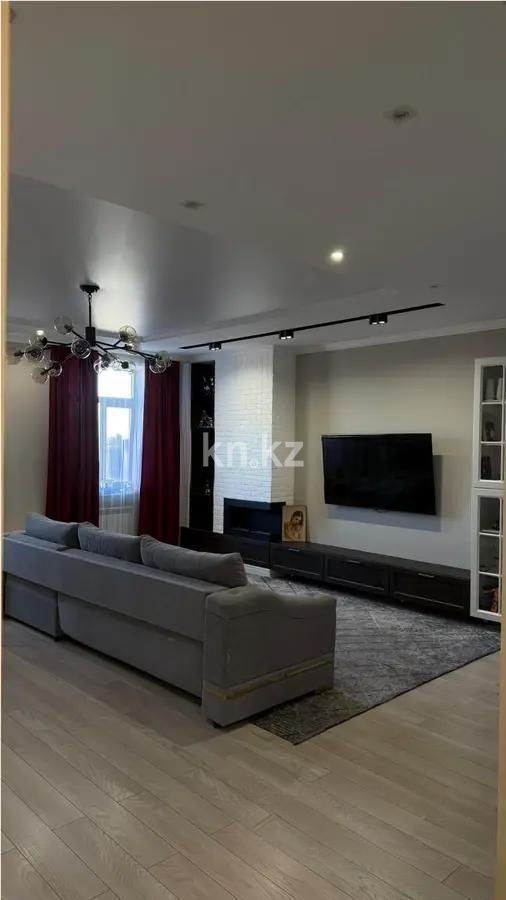 Продажа 3-комнатной квартиры, 133 м², ул. Аманжолова, дом  96/1 - Продажа  трехкомнатных квартир в Караганде без посредников фото 1 из 8