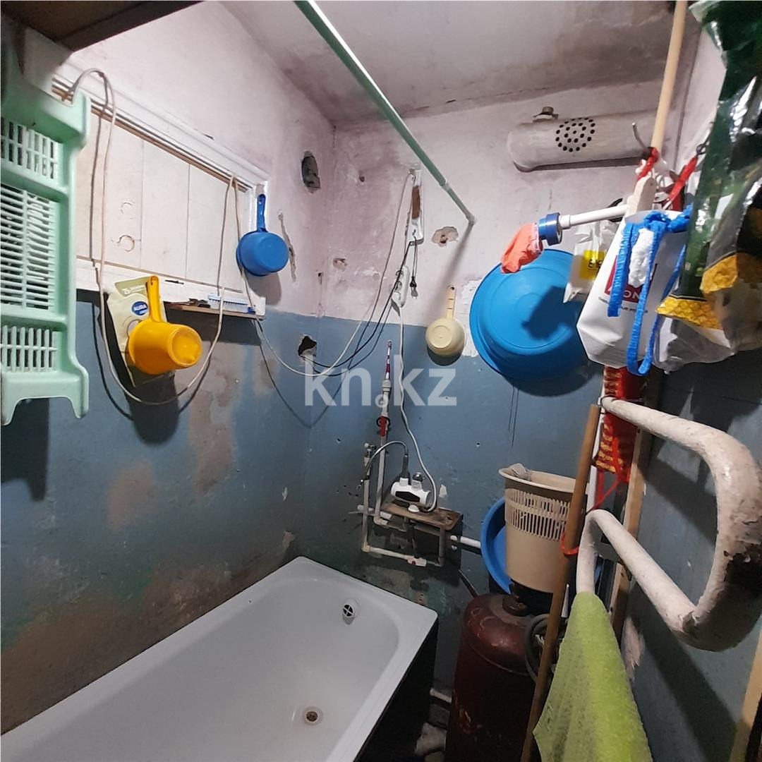 Продажа 4-комнатной квартиры, 60 м², мкр-н 21, дом  29 - Продажа  четырехкомнатных квартир в Караганде фото 10 из 15