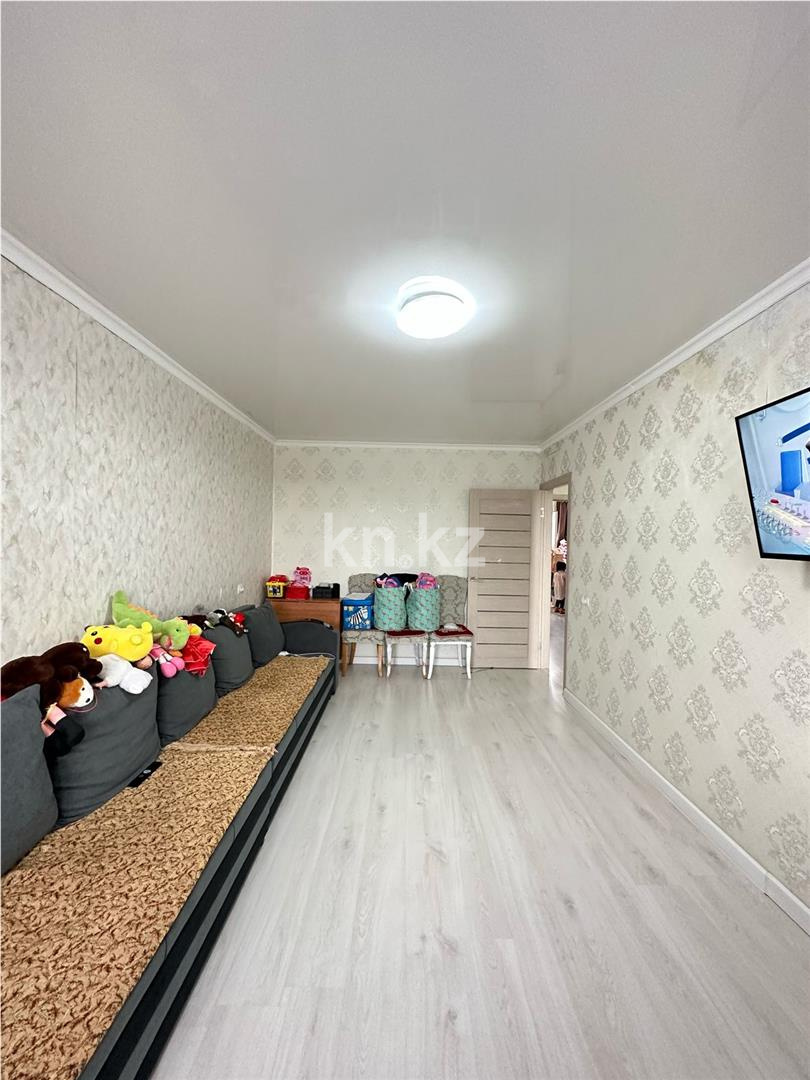 Продажа 3-комнатной квартиры, 61 м², мкр-н 17 - Продажа квартир в Караганде фото 1 из 12