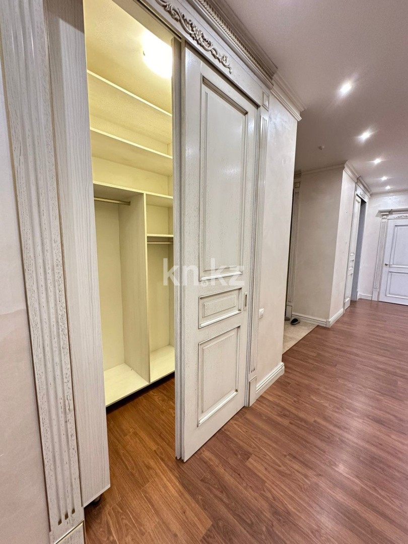 Продажа 4-комнатной квартиры, 300 м², Рахимжана Кошкарбаева в Астане - фото 17