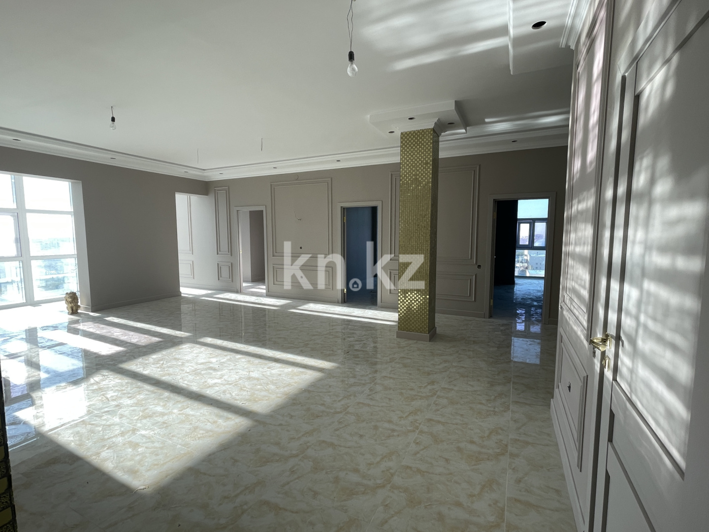 Продажа 4-комнатной квартиры, 142 м², ул. Желтоксан, дом  2/1 в Астане - фото 4