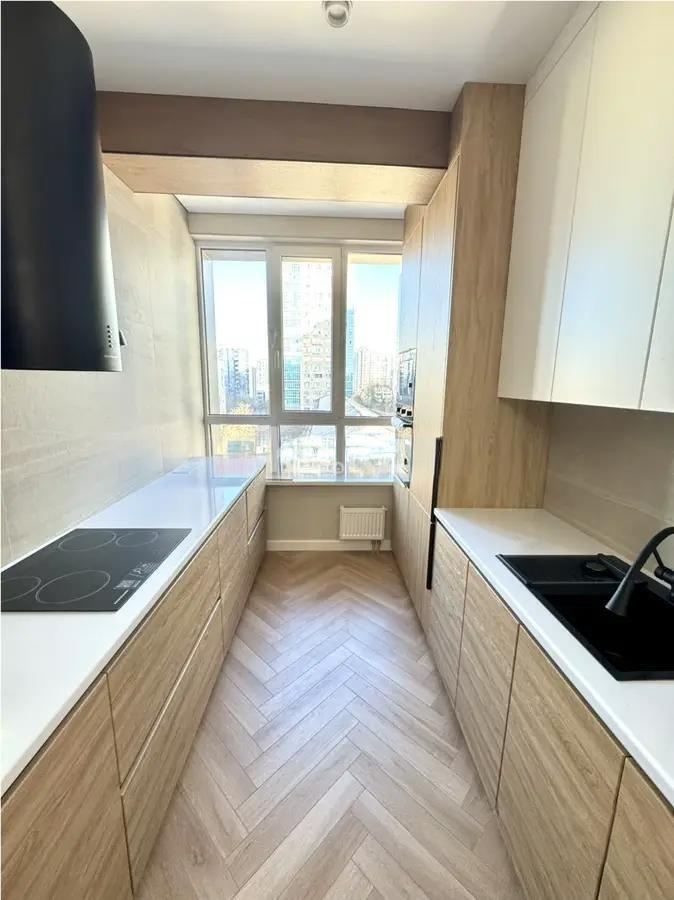 Продажа 3-комнатной квартиры, 61 м², пр. Абая, дом  118 в Алматы - фото 4