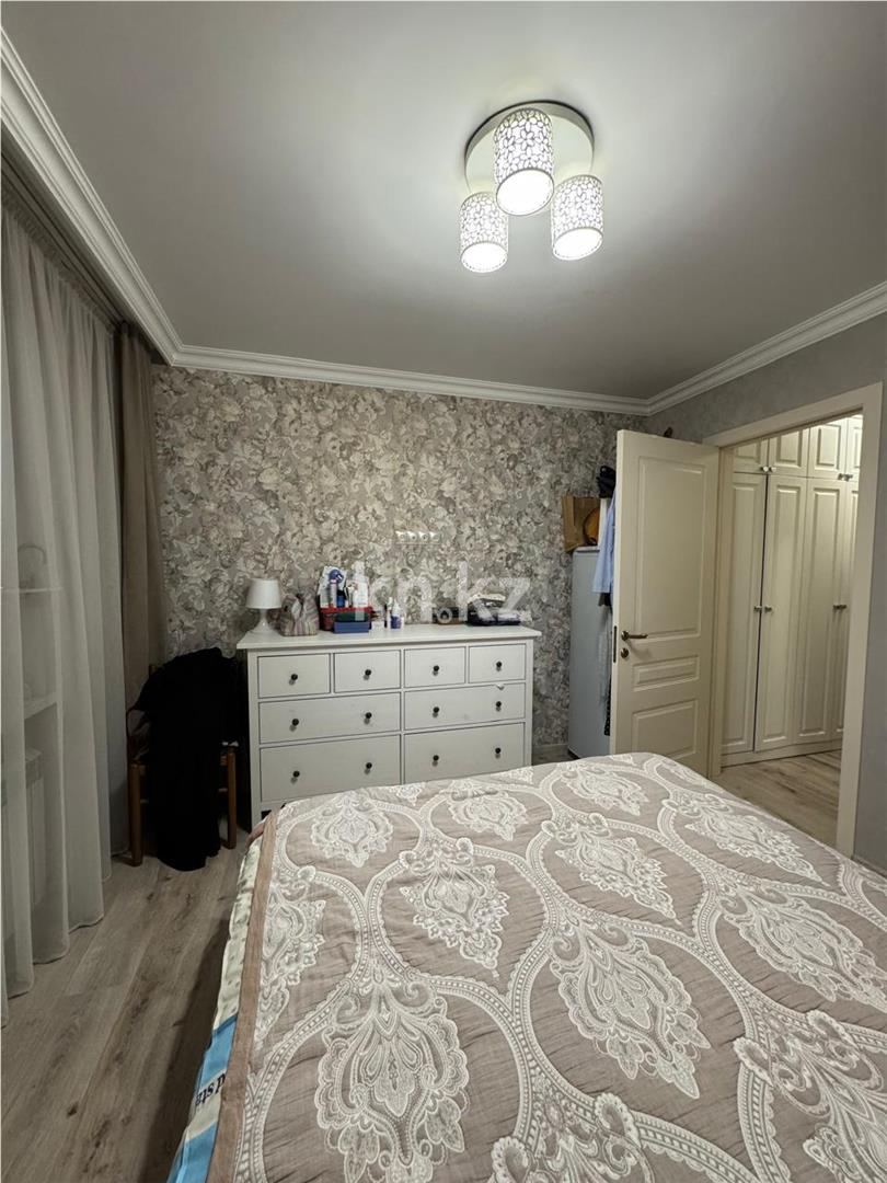 Продажа 3-комнатной квартиры, 61 м², ул. Аманжолова - Продажа  трехкомнатных квартир в Караганде с фото фото 13 из 17