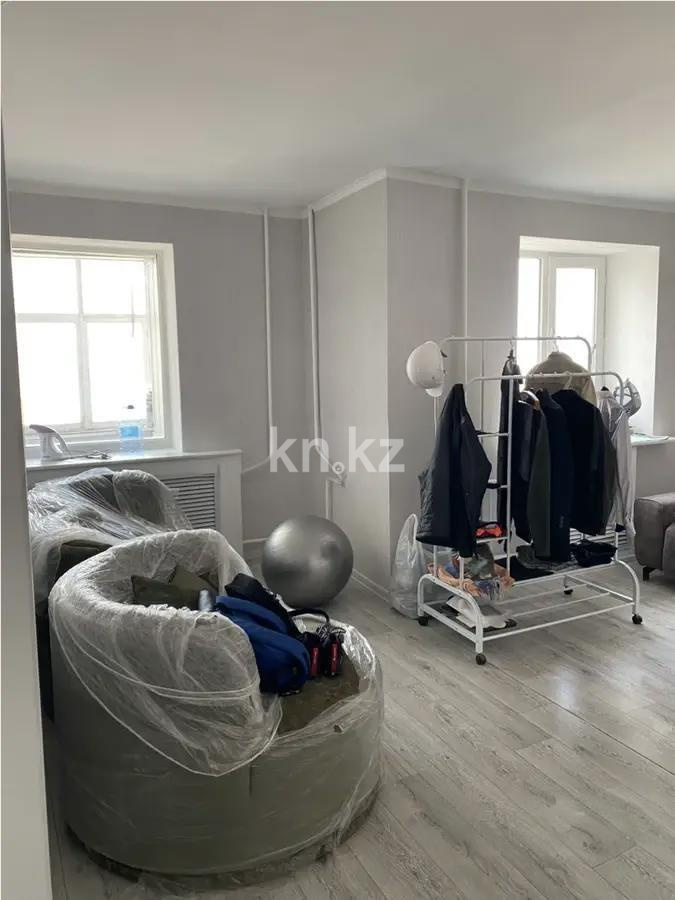 Продажа 4-комнатной квартиры, 81 м² - Продажа четырехкомнатных квартир в кирпичном доме в Караганде фото 1 из 7