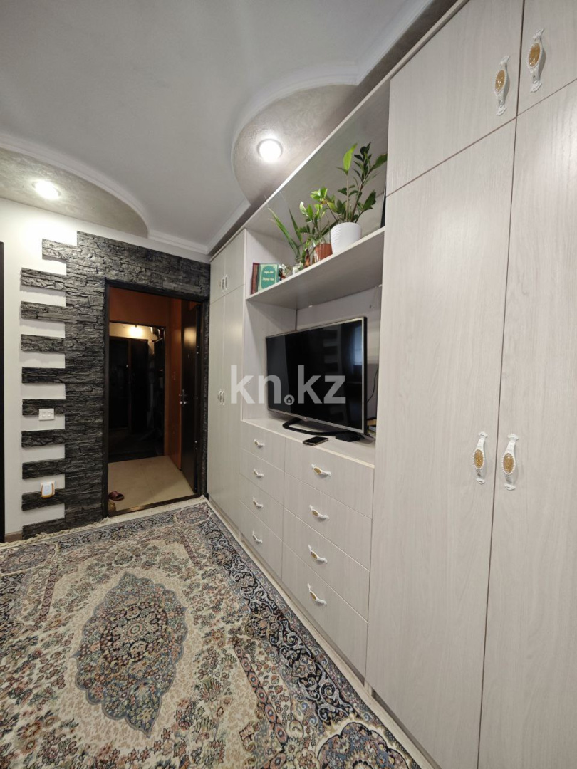 Продажа 3-комнатной квартиры, 64 м², мкр. Степной-2, дом  3 в Караганде - фото 8