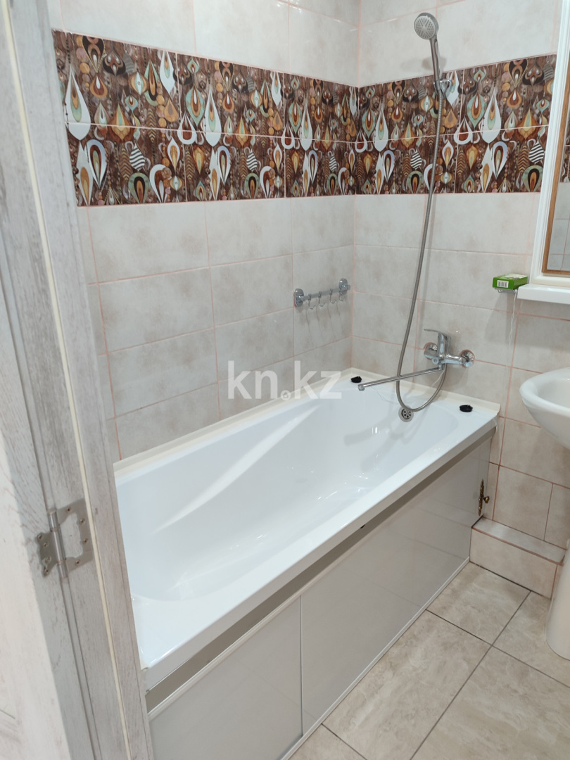 Аренда 3-комнатной квартиры, 76 м², пр. Республики, дом  10 - Аренда жилой и коммерческой недвижимости в Темиртау фото 18 из 19