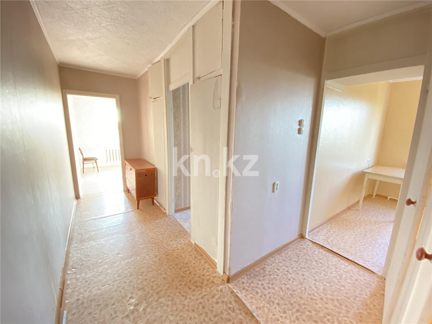 Продажа 3-комнатной квартиры, 54 м², мкр-н 22 - Продажа  трехкомнатных квартир в Караганде фото 10 из 14