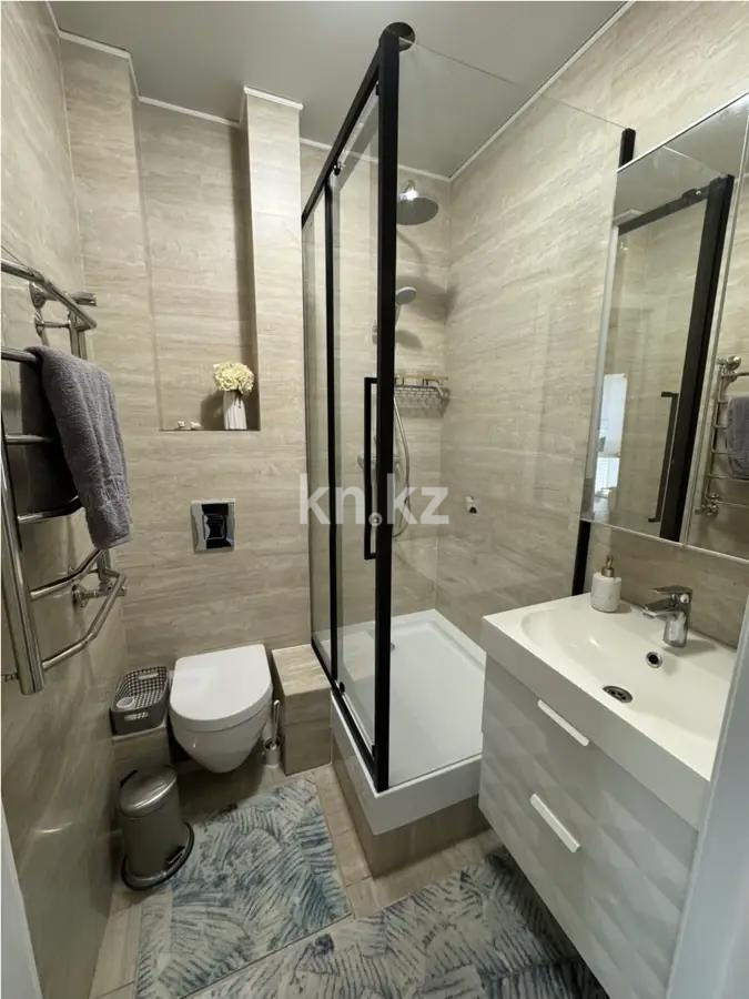 Продажа 2-комнатной квартиры, 56 м², ул. Желтоксан, дом  111 в Алматы - фото 4