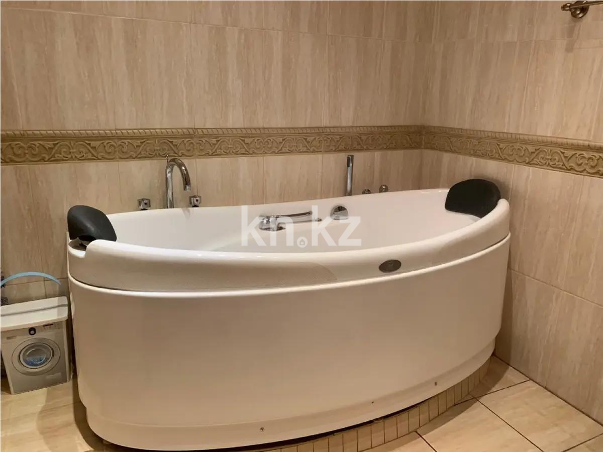 Продажа 2-комнатной квартиры, 90.7 м², ул. Прокофьева, дом  144 в Алматы - фото 2