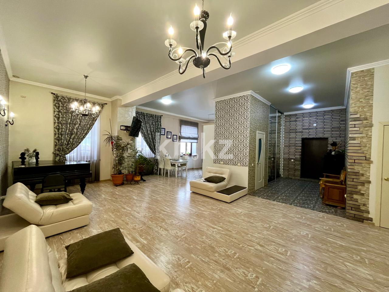 Продажа 5-комнатного дома, 162 м², ул. Пугачева - Продажа домов, коттеджей в Караганде с фото фото 1 из 30