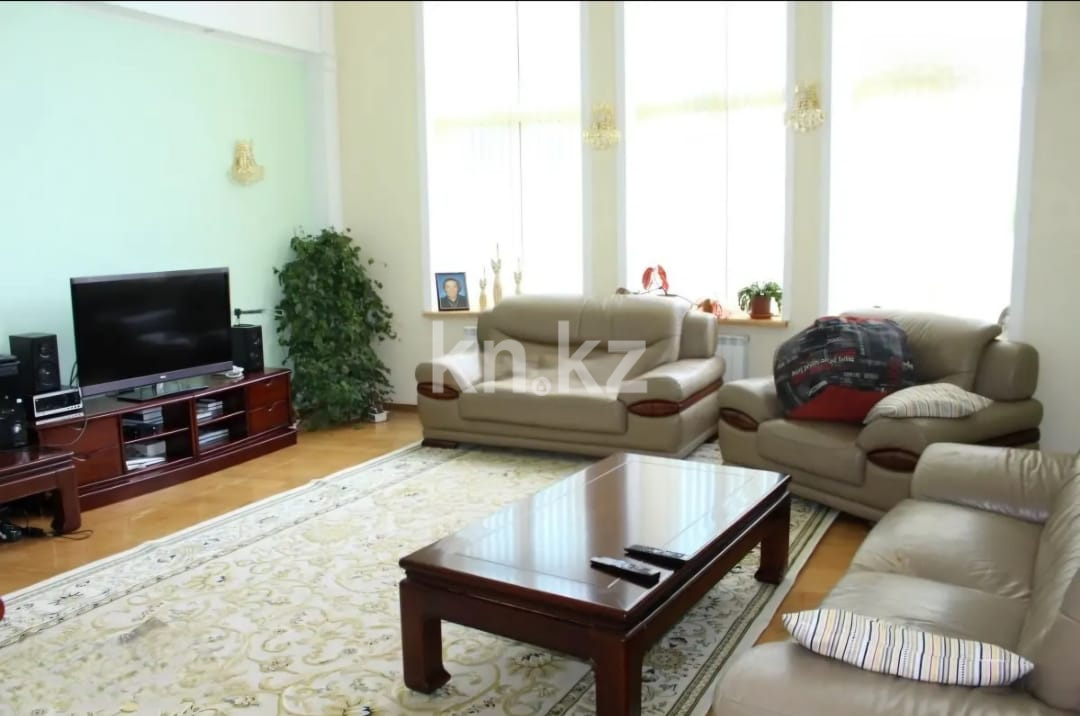 Продажа 7-комнатного дома, 379 м², мкр-н Самал-3 - Продажа домов, коттеджей в Уральске фото 17 из 28