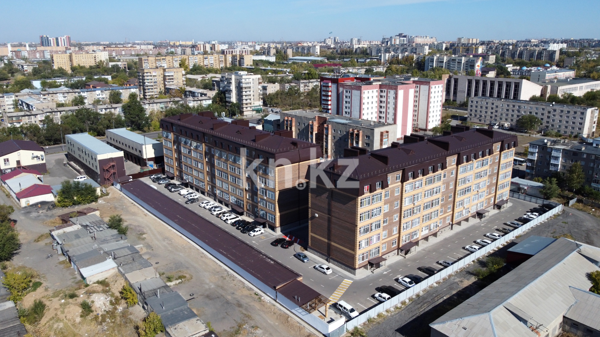Продажа 4-комнатной квартиры, 140 м², ул. Муканова, дом  1/9 в Караганде - фото 8