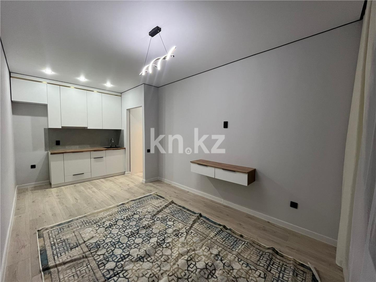 Продажа 2-комнатной квартиры, 37 м², ул. Нажимеденова - Продажа домов, коттеджей в Карагандинской области фото 1 из 8