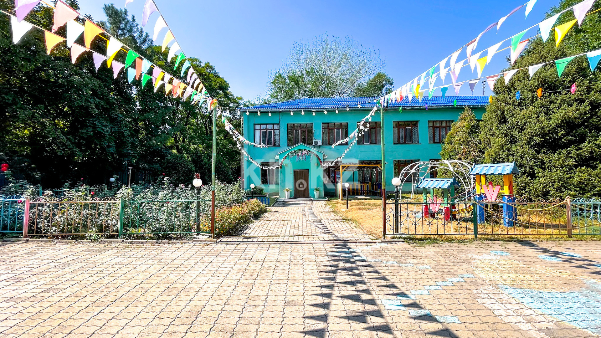 Продажа здания, 4600 м² - Продажа зданий в Алматы фото 1 из 40