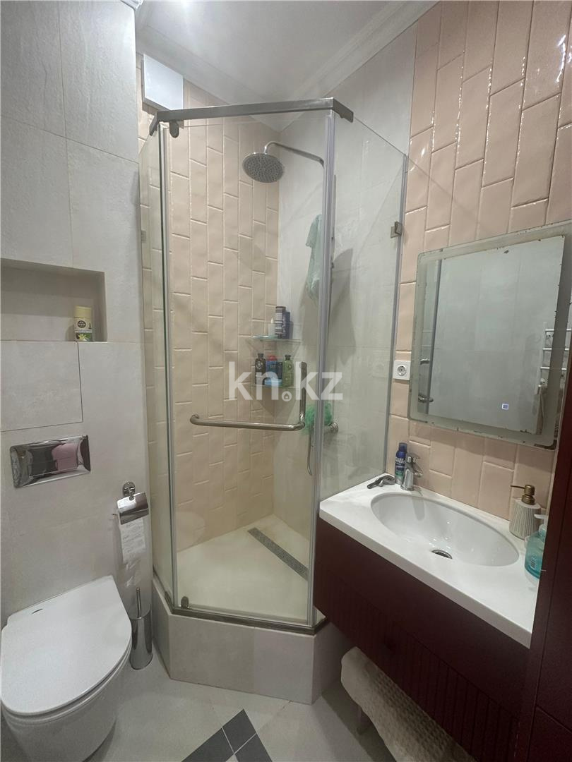 Продажа 4-комнатной квартиры, 104 м², пр. Республики, дом  участок 1/7 в Караганде - фото 18