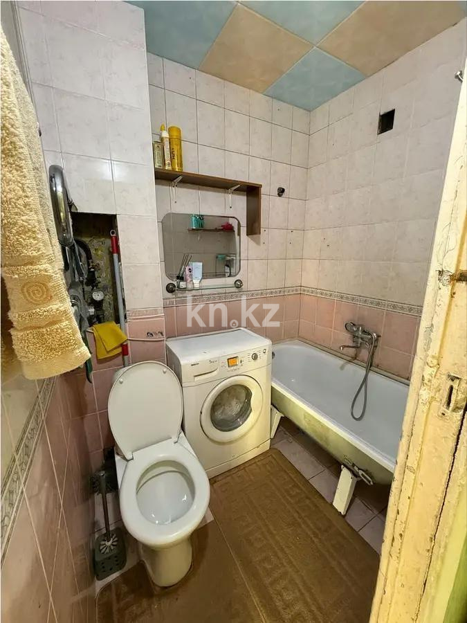 Продажа 3-комнатной квартиры, 59 м², мкр-н 4, дом  3 в Алматы - фото 3