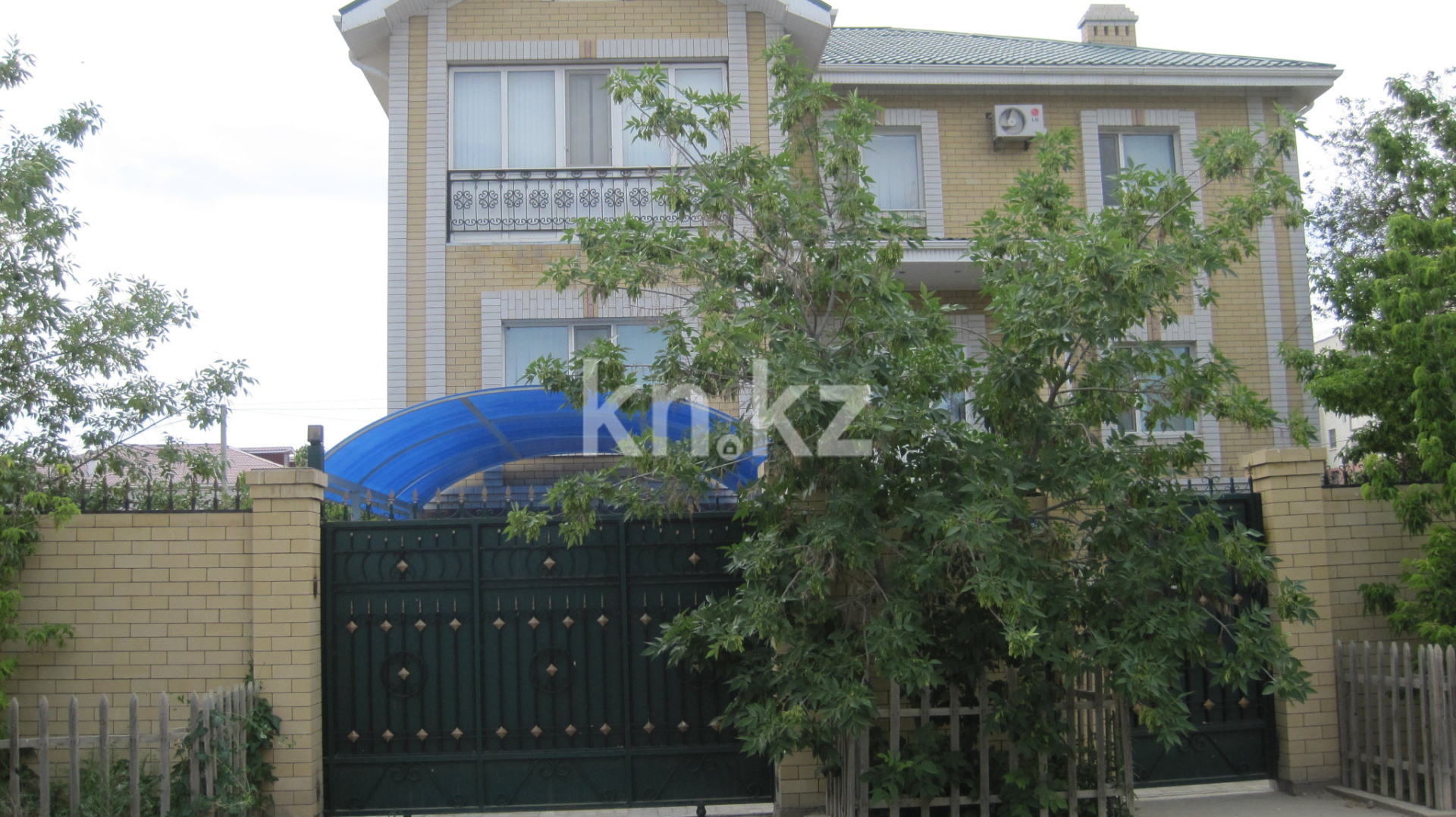 Продажа 8-комнатного дома, 484 м², ул. Сейфуллина, дом  35 - Продажа  пятикомнатных домов, коттеджей в Атырау с фото фото 1 из 9