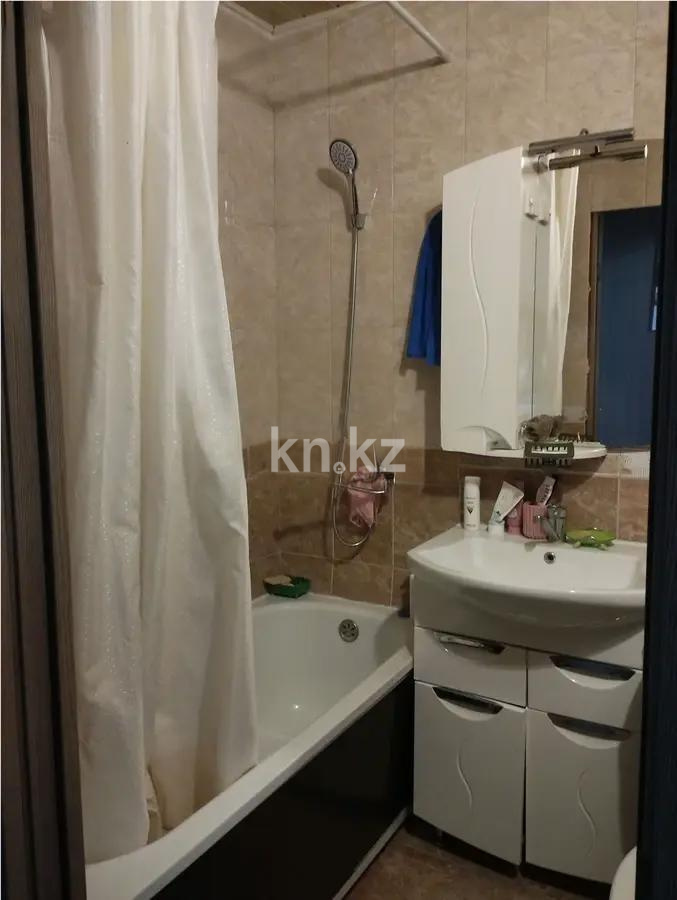 Продажа 2-комнатной квартиры, 48 м², мкр-н 10а, дом  3 в Алматы - фото 3