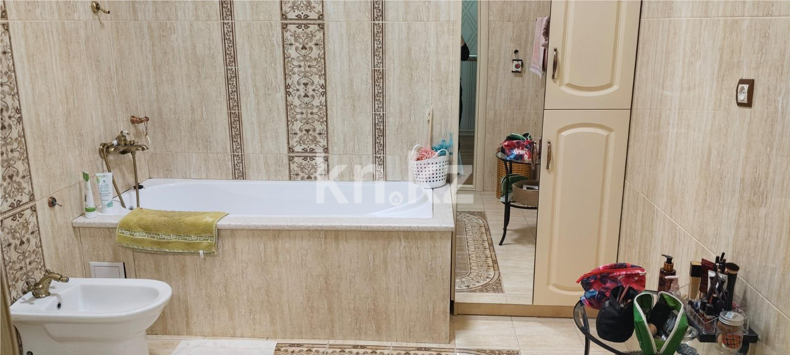 Продажа 5-комнатной квартиры, 200 м² в Караганде - фото 24