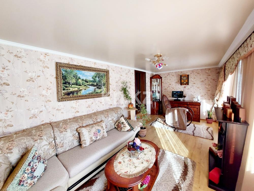 Продажа 5-комнатного дома, 85 м², ул. Пугачева, дом  43 - Продажа домов, коттеджей в Казахстане фото 1 из 24