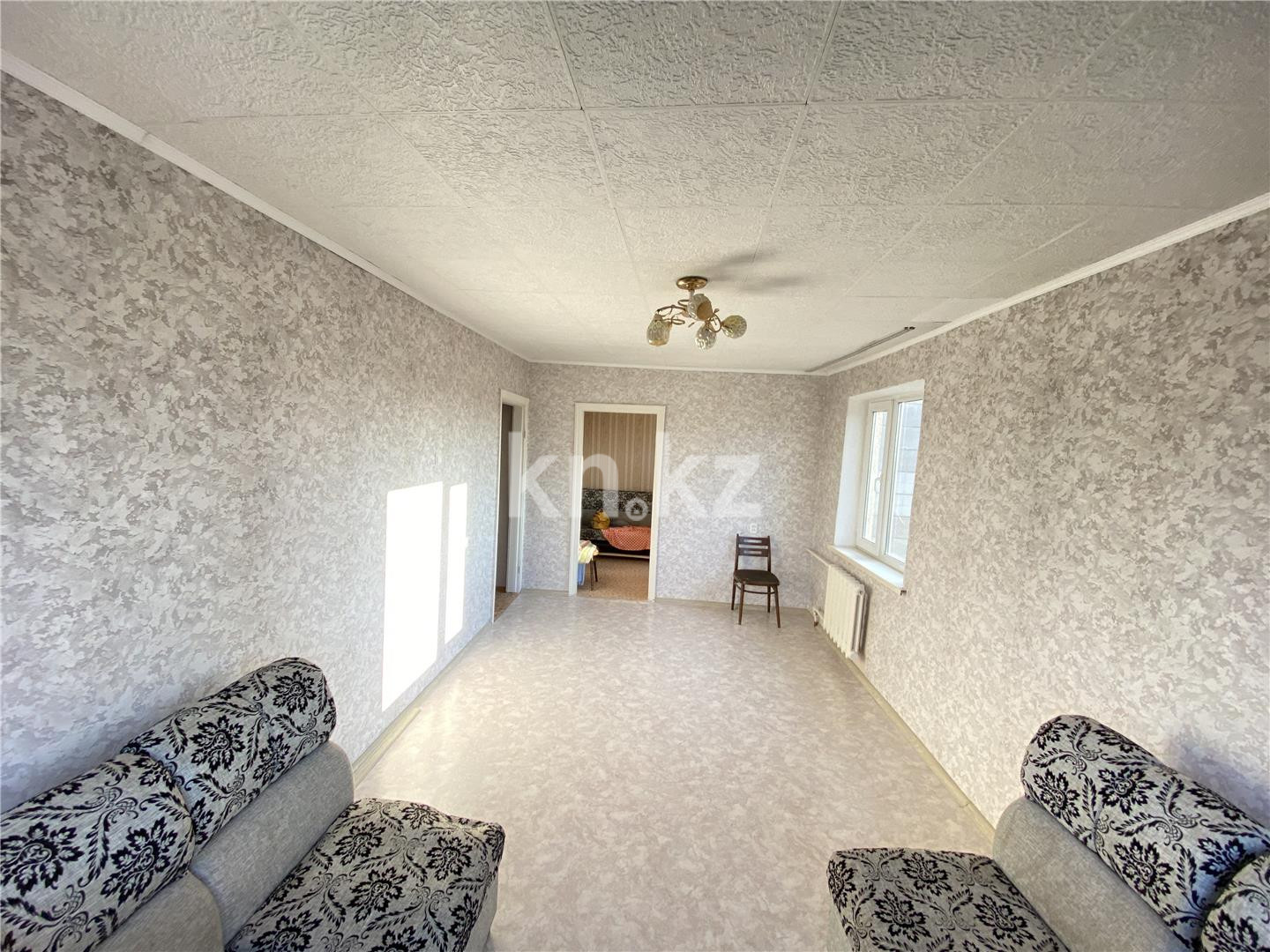 Продажа 3-комнатной квартиры, 54 м², мкр-н 22 - Продажа  трехкомнатных квартир в Караганде фото 3 из 14