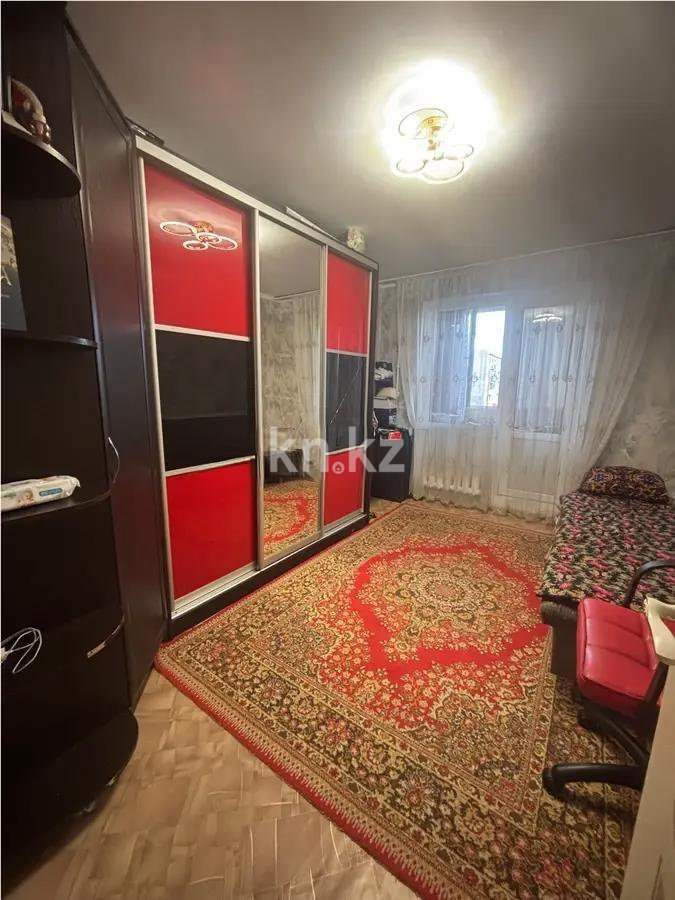 Продажа 3-комнатной квартиры, 64 м², 15-й мкр., дом  26/3 в Караганде - фото 2