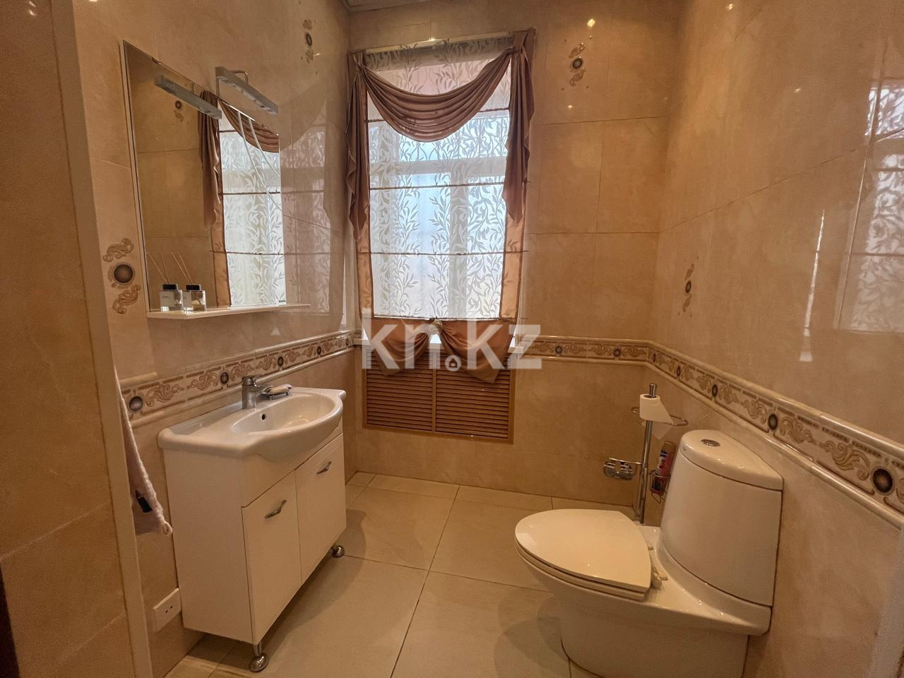 Продажа 7-комнатного дома, 470 м², ул. Университетская - Продажа домов, коттеджей в Караганде фото 23 из 25