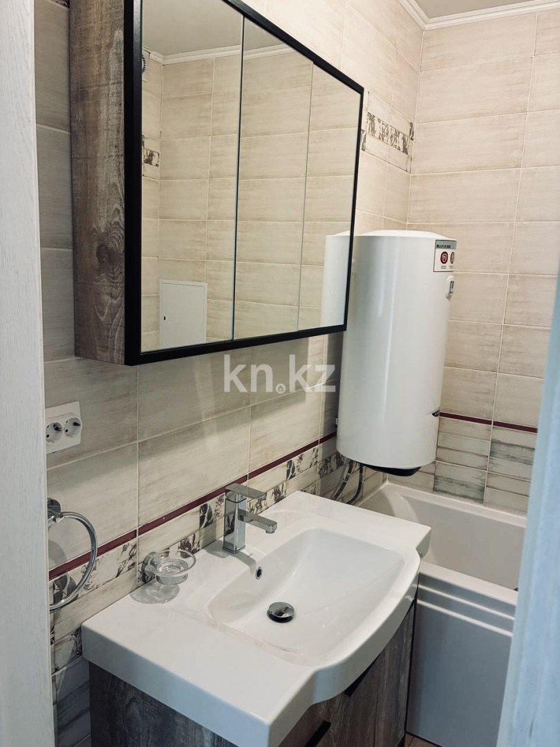 Аренда 4-комнатной квартиры, 100 м², ул. Кенесары хана, дом  98 - Аренда  четырехкомнатных квартир помесячно в Алматы фото 4 из 9