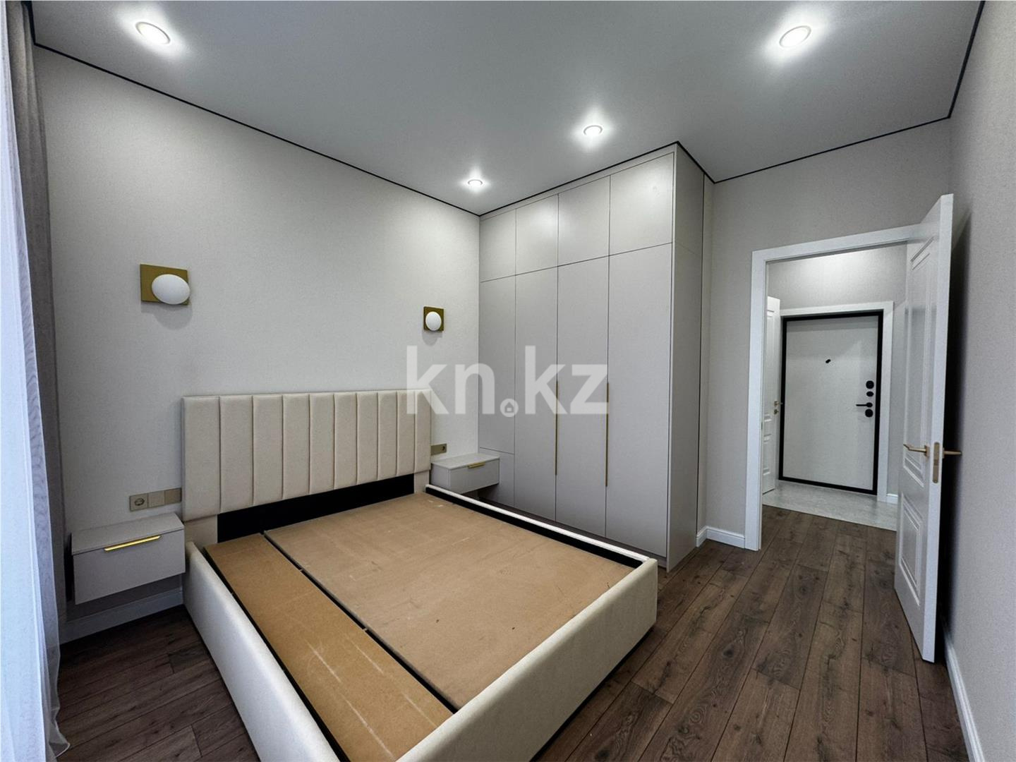 Продажа 1-комнатной квартиры, 38 м², ул. Е-15 в Астане